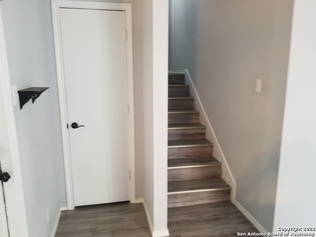 8531 Shaenfield Pl Property Photo 8