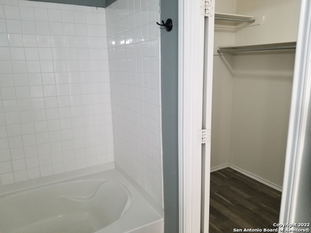 8531 Shaenfield Pl Property Photo 10