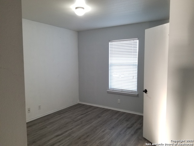 8531 Shaenfield Pl Property Photo 16