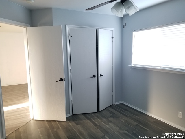 8531 Shaenfield Pl Property Photo 17