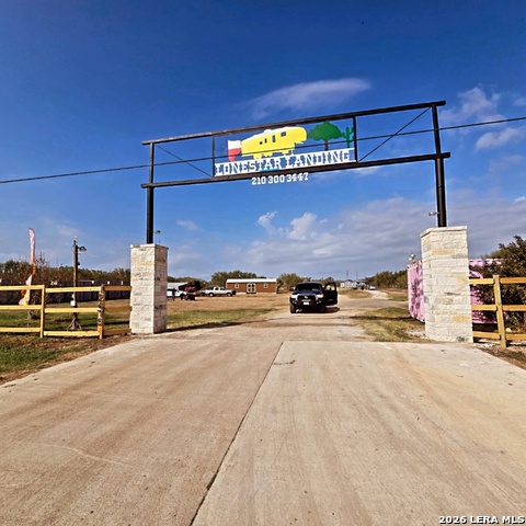 12475 Ih 35 Property Photo 1
