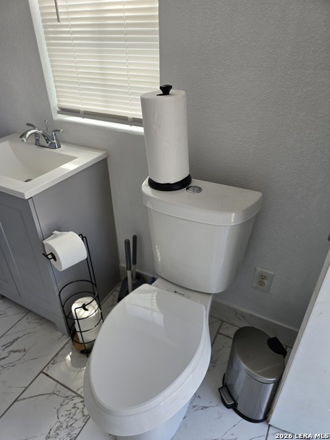 12475 Ih 35 Property Photo 26