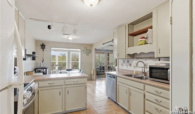 384 Waterway Pass Property Photo 34