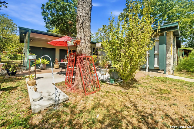 539 Crestview Dr Property Photo 3