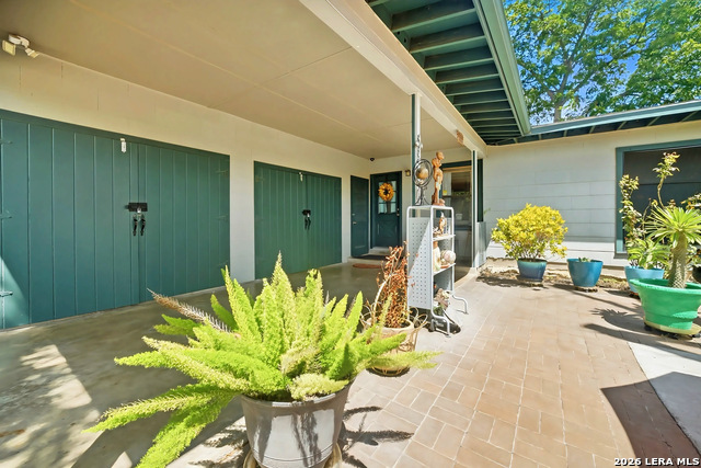 539 Crestview Dr Property Photo 4