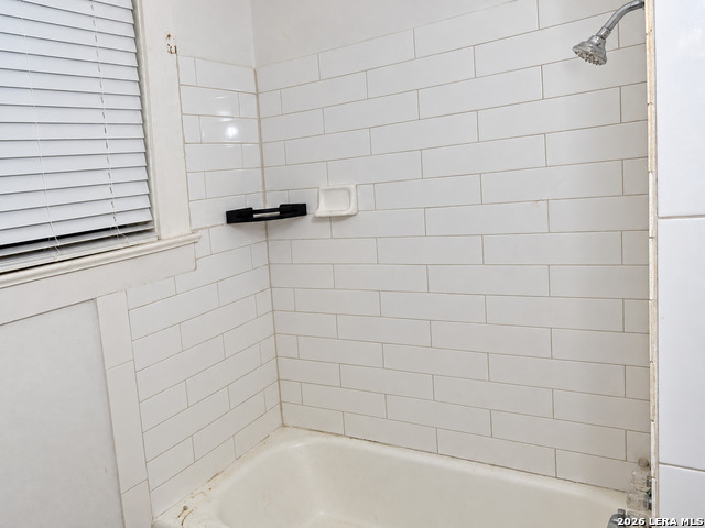 305 W Poplar St Property Photo 11