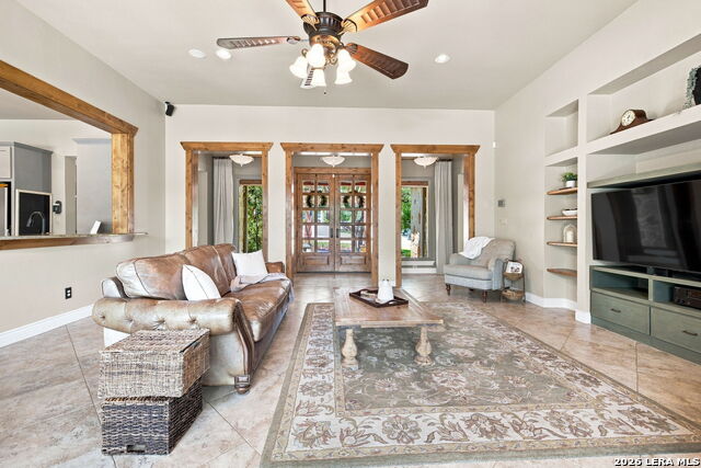 3555 Comal Spgs Property Photo 7