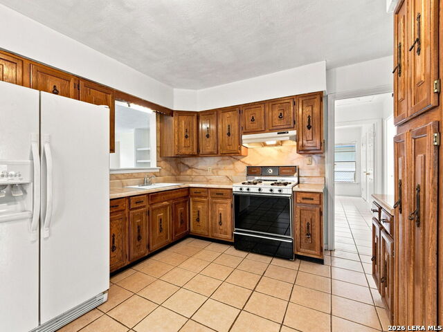 831 Brady Property Photo 7
