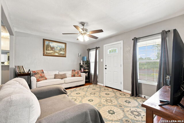 919 W Wildwood Property Photo 5