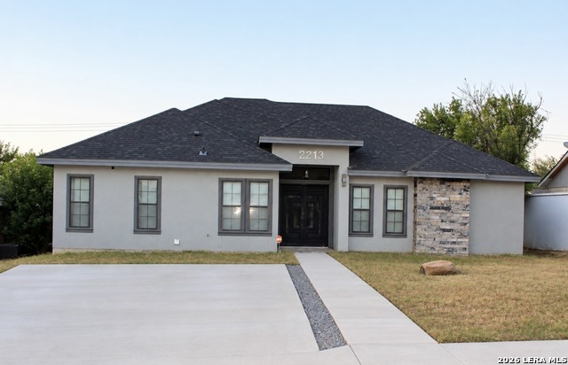 2213 Willow Trail Drive Property Photo 1