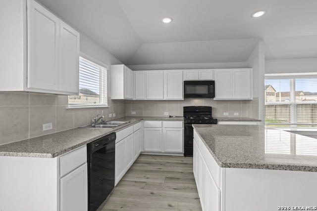 4837 Park Glen Property Photo 11