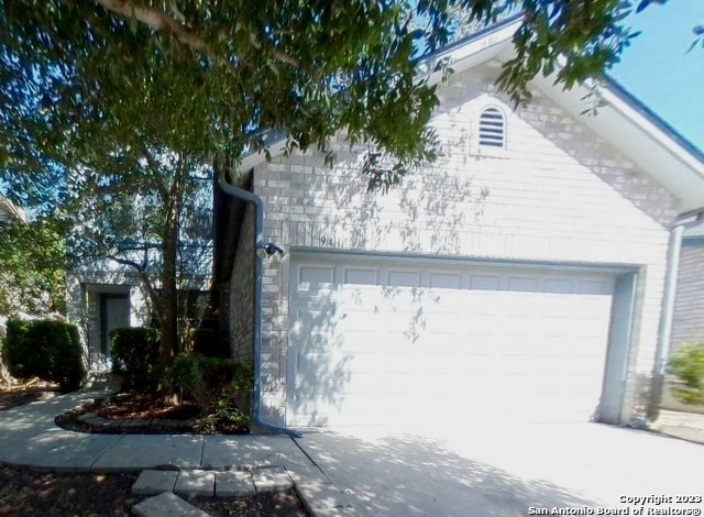 9411 De Sapin Property Photo 2