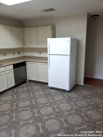 9411 De Sapin Property Photo 8