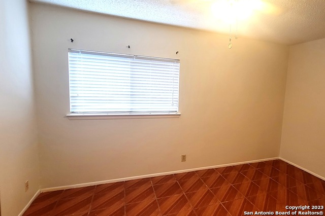 9411 De Sapin Property Photo 14