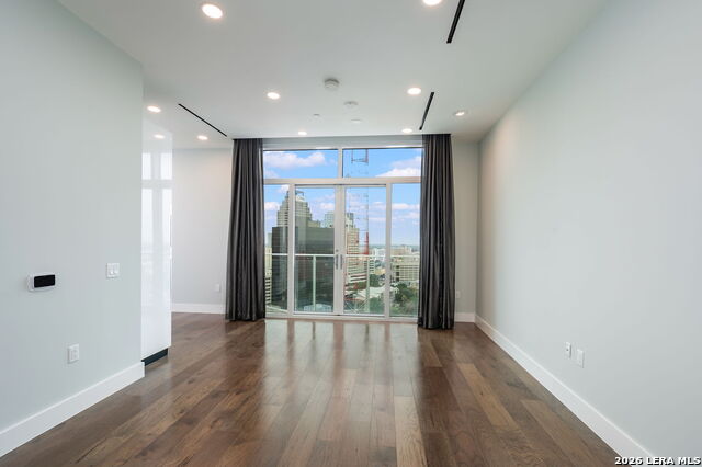 123 Lexington Ave Property Photo 5