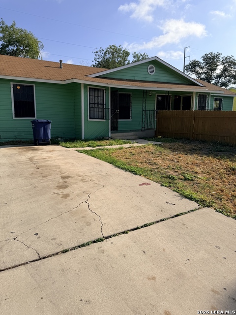 323 Aldama Property Photo 1