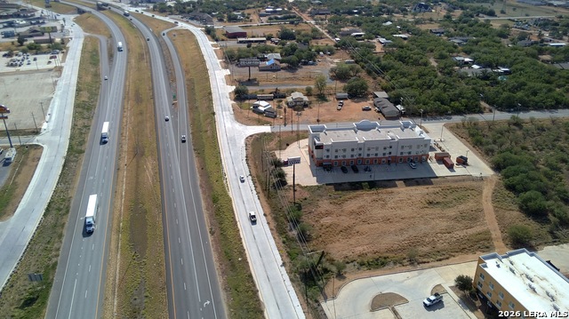 375 N Interstate 35 Property Photo 3
