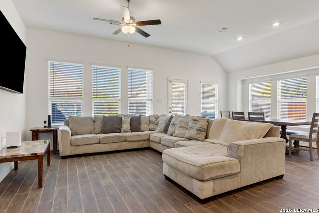 9351 Oxford Shire Property Photo 7