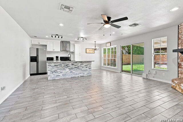 8242 Meadow Swan St Property Photo 6