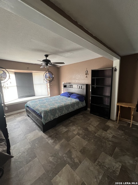 601 Como Property Photo 5