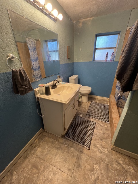 601 Como Property Photo 6