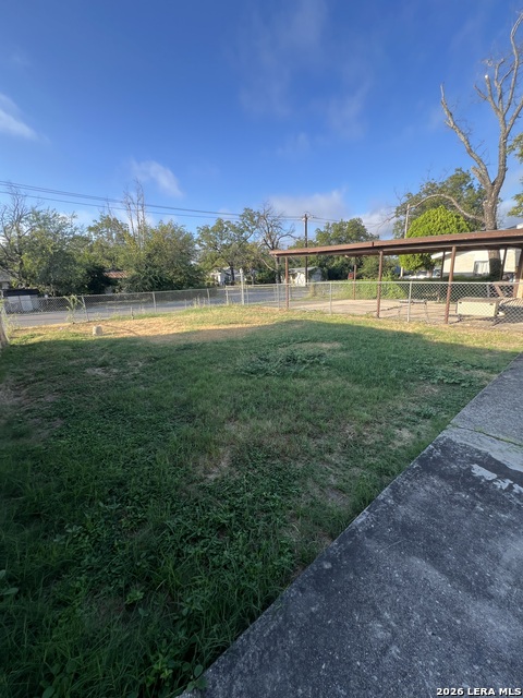 601 Como Property Photo 13