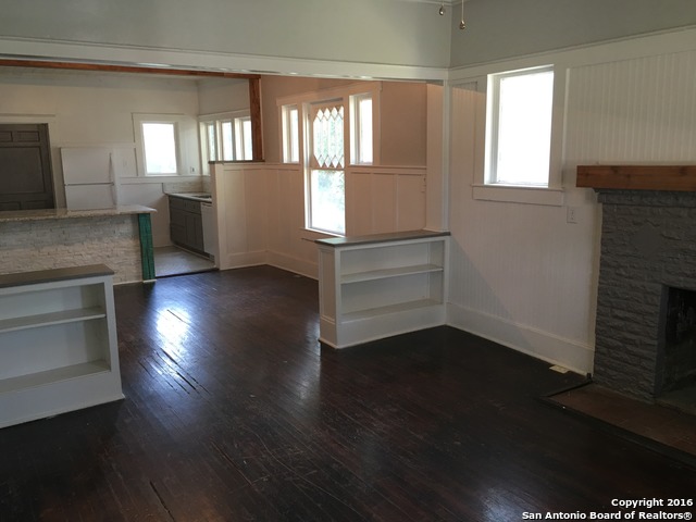 512 E Mulberry Ave Property Photo 5