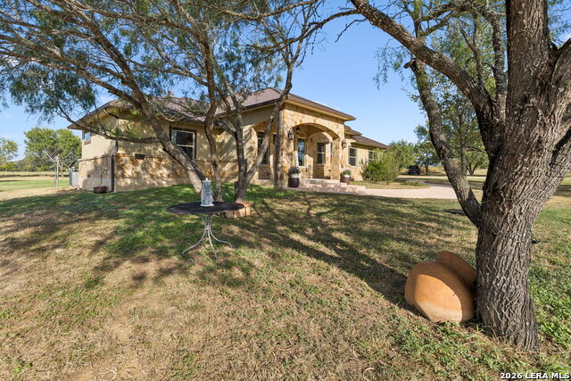 230 Casarez Rd Property Photo 4