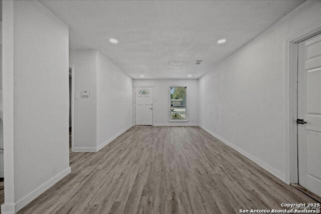5027 Creekmoor Dr Property Photo 8