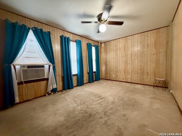 902 N Bond Property Photo 4