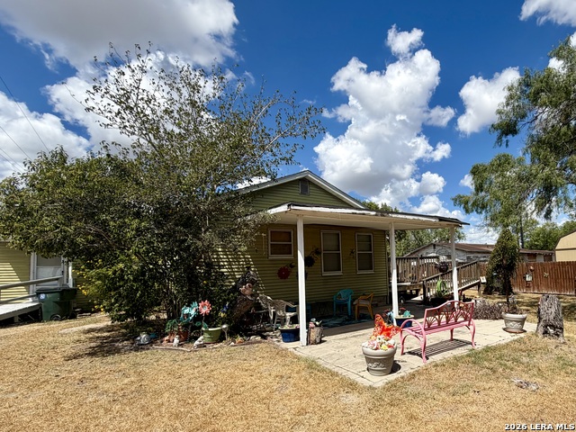 902 N Bond Property Photo 9