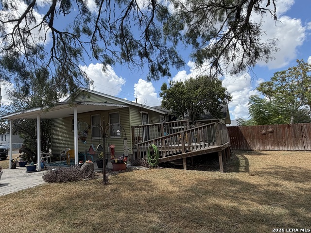 902 N Bond Property Photo 10