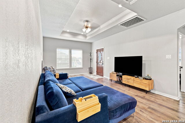 212 W Baylor Property Photo 7