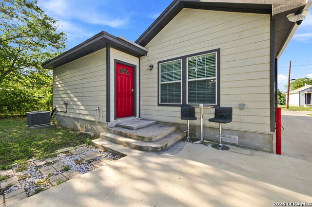 212 W Baylor Property Photo 22