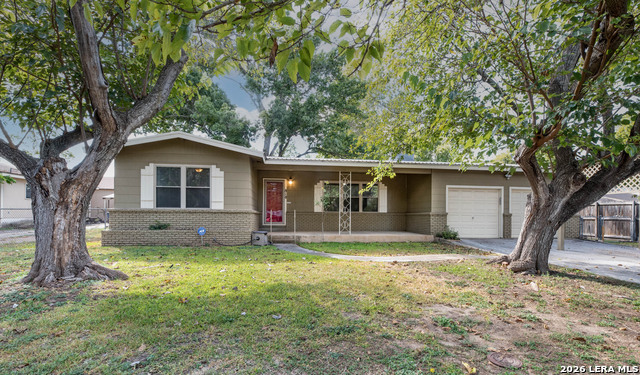 818 Mary Blvd Property Photo 3