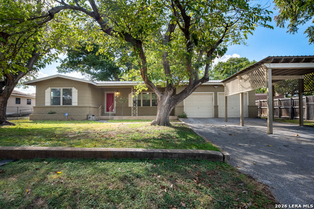 818 Mary Blvd Property Photo 4