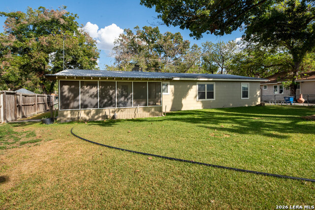 818 Mary Blvd Property Photo 5