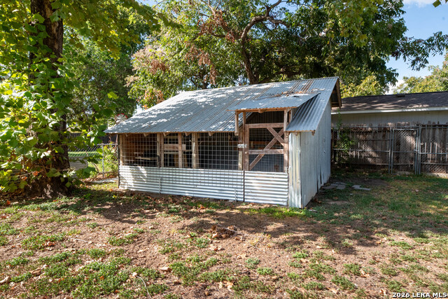 818 Mary Blvd Property Photo 7