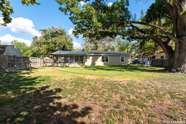 818 Mary Blvd Property Photo 8
