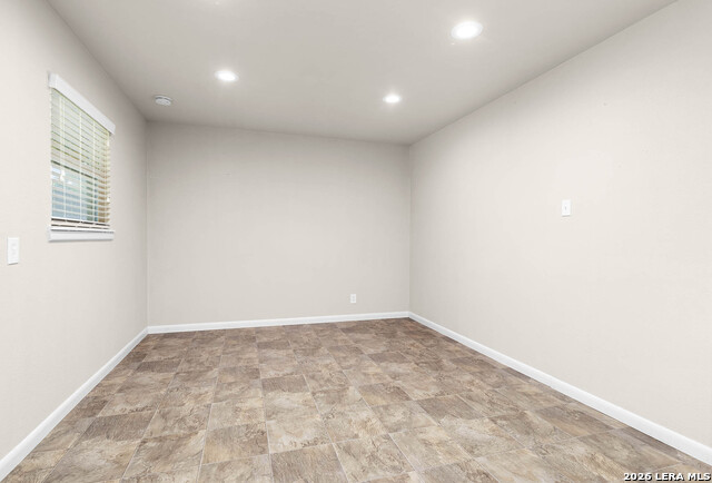 818 Mary Blvd Property Photo 24
