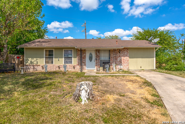 207 Lynhaven Property Photo 1