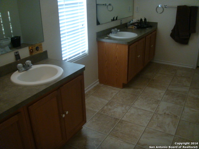 272 Hinge Chase Property Photo 11