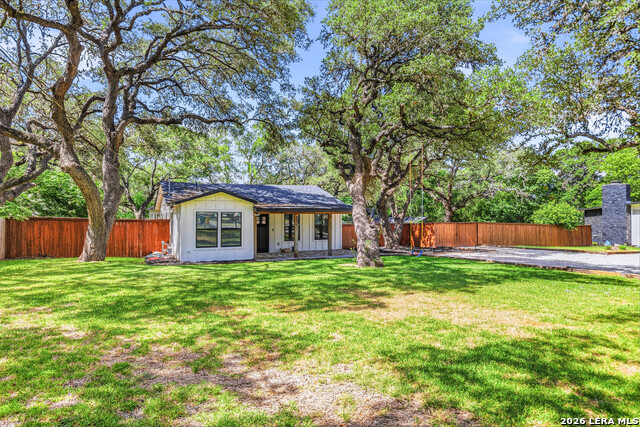221 W Highland Dr Property Photo 3