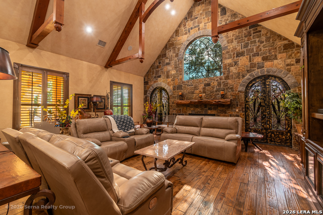 15619 Gray Oak Property Photo 8