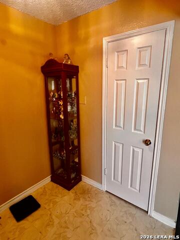 1507 N Kingsbridge Property Photo 3