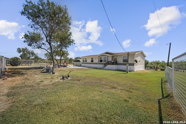 364 Daniel Rd Property Photo 3