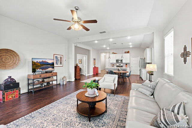12123 Casparis Property Photo 6