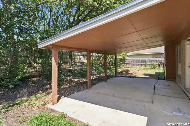2509 Hidden Grove Ln Property Photo 28