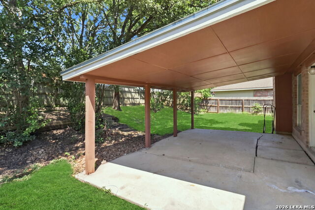 2509 Hidden Grove Ln Property Photo 29