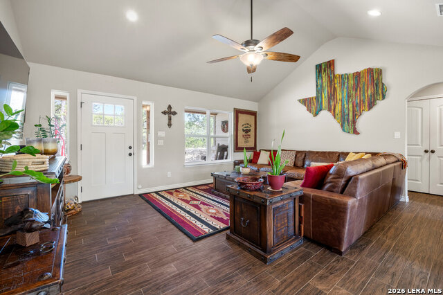 2012 Ronda Ct Property Photo 2
